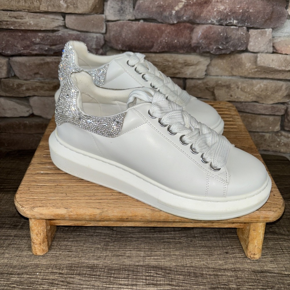 Steve Madden Gaines White Chunky Studded Heel Low Top Breathable Sneakers 8MRead